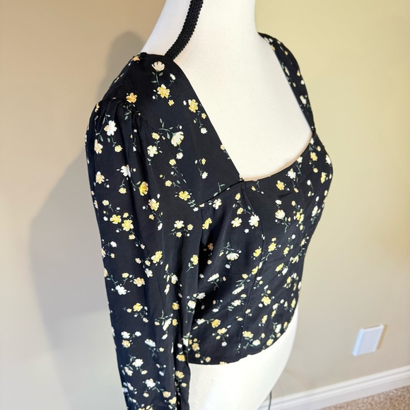 Love Tree Blouse Black & Yellow Floral Cropped Long Sleeve Women’s Sz S - Picture 2 of 10
